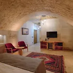 Concept Cave House Otel