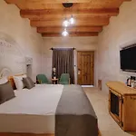 Concept Cave House