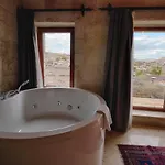 Concept Cave House Otel