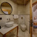 Concept Cave House Otel