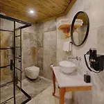 Concept Cave House Otel